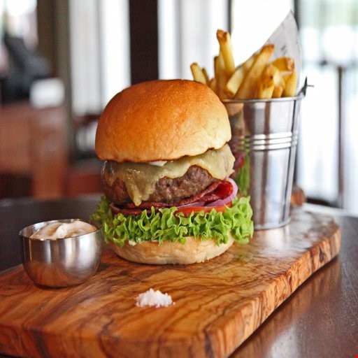 Hubble Bubble Steak Burger